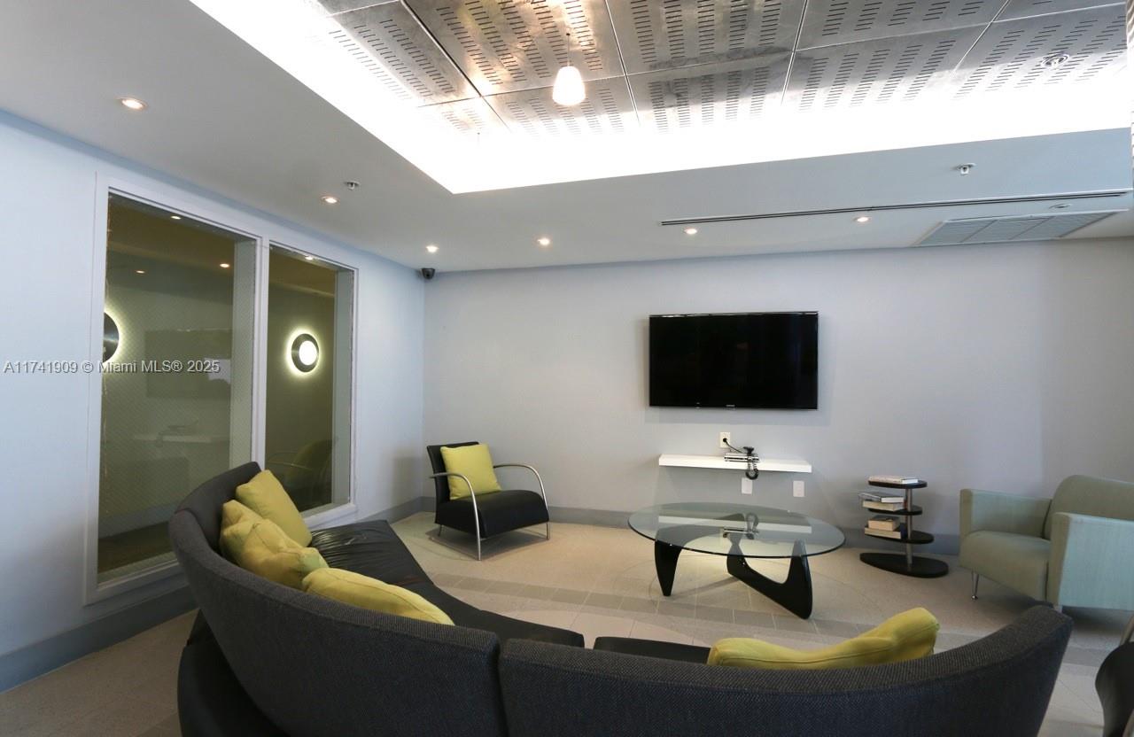 110 Washington Ave #1512, Miami Beach FL 33139