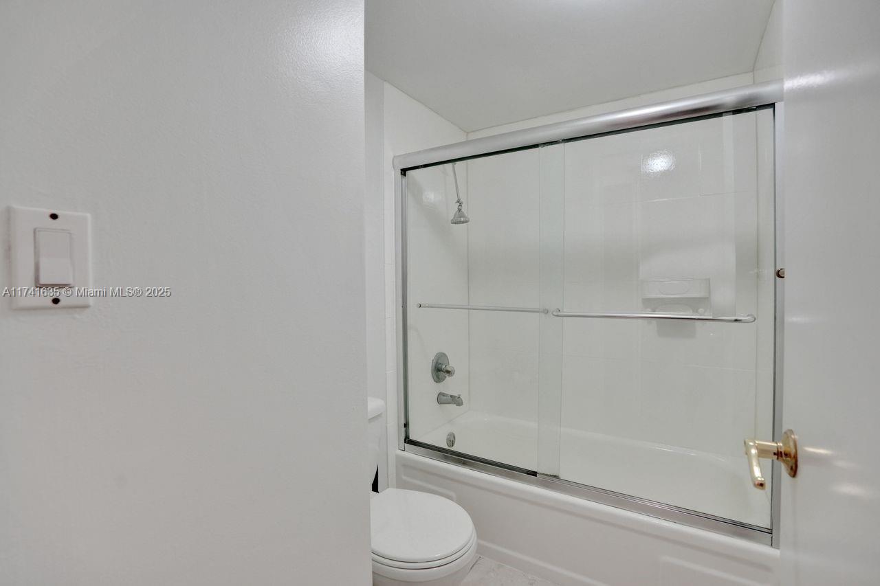 1450 Brickell Bay Dr #503, Miami, Florida image 23