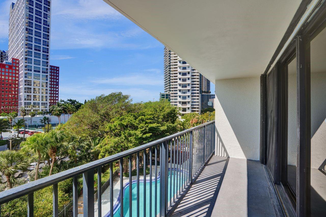 1450 Brickell Bay Dr #503, Miami, Florida image 27