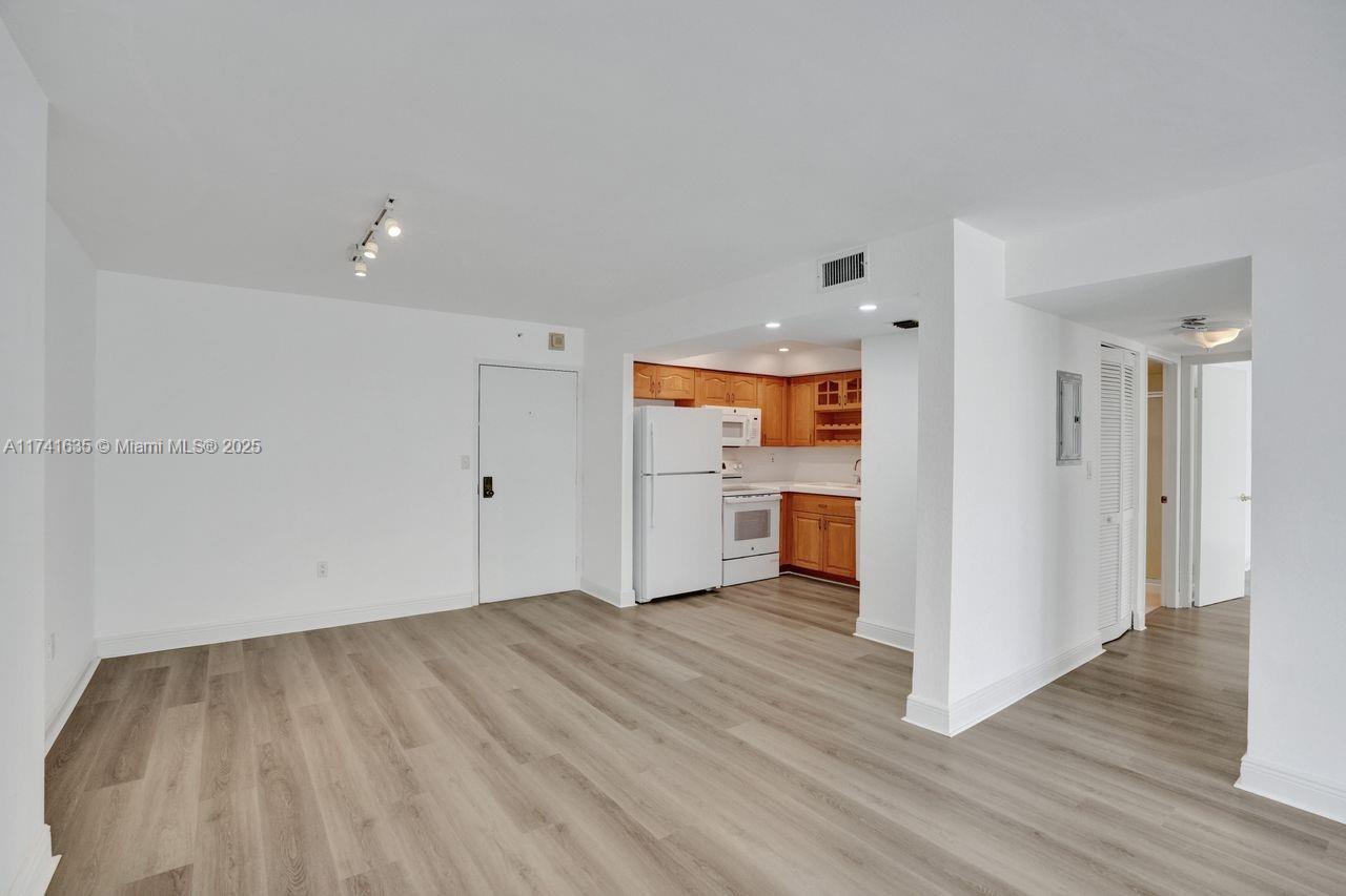 1450 Brickell Bay Dr #503, Miami, Florida image 3