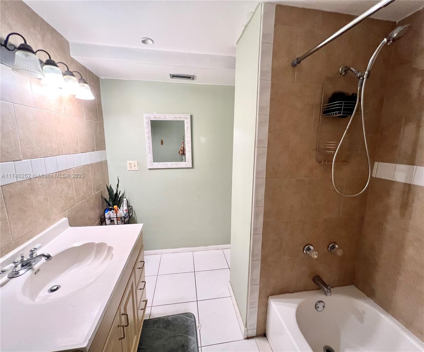 6532 Racquet Club Dr #73, Lauderhill, Florida image 27