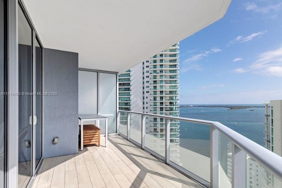 1300 Brickell Bay Dr #2803, Miami FL 33131
