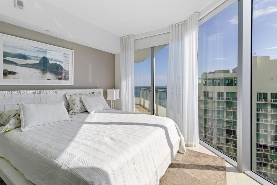 1300 Brickell Bay Dr #2803, Miami FL 33131