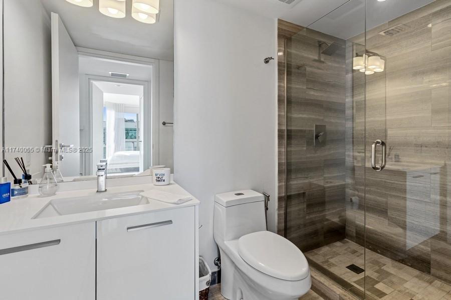 1300 Brickell Bay Dr #2803, Miami FL 33131