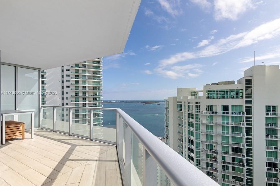 1300 Brickell Bay Dr #2803, Miami FL 33131