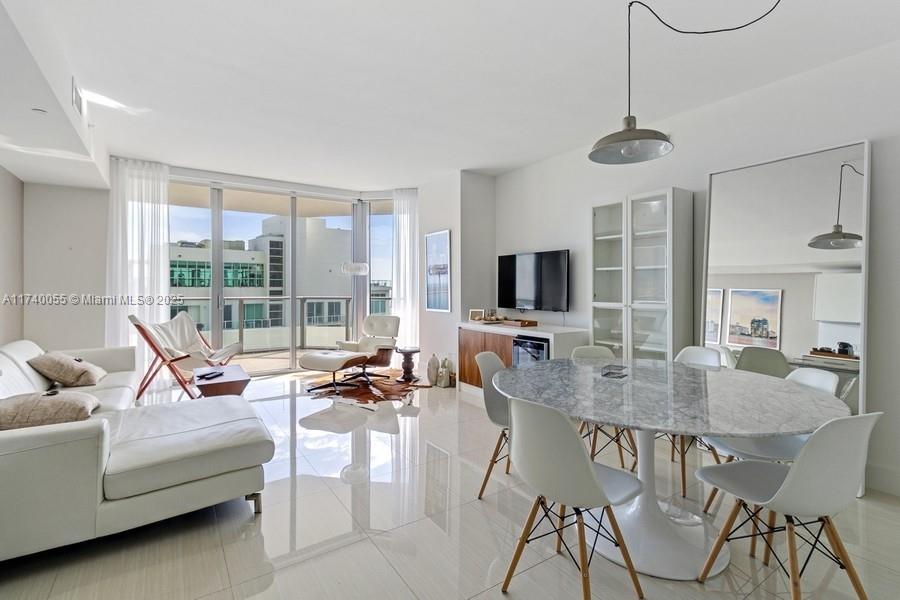 1300 Brickell Bay Dr #2803, Miami FL 33131