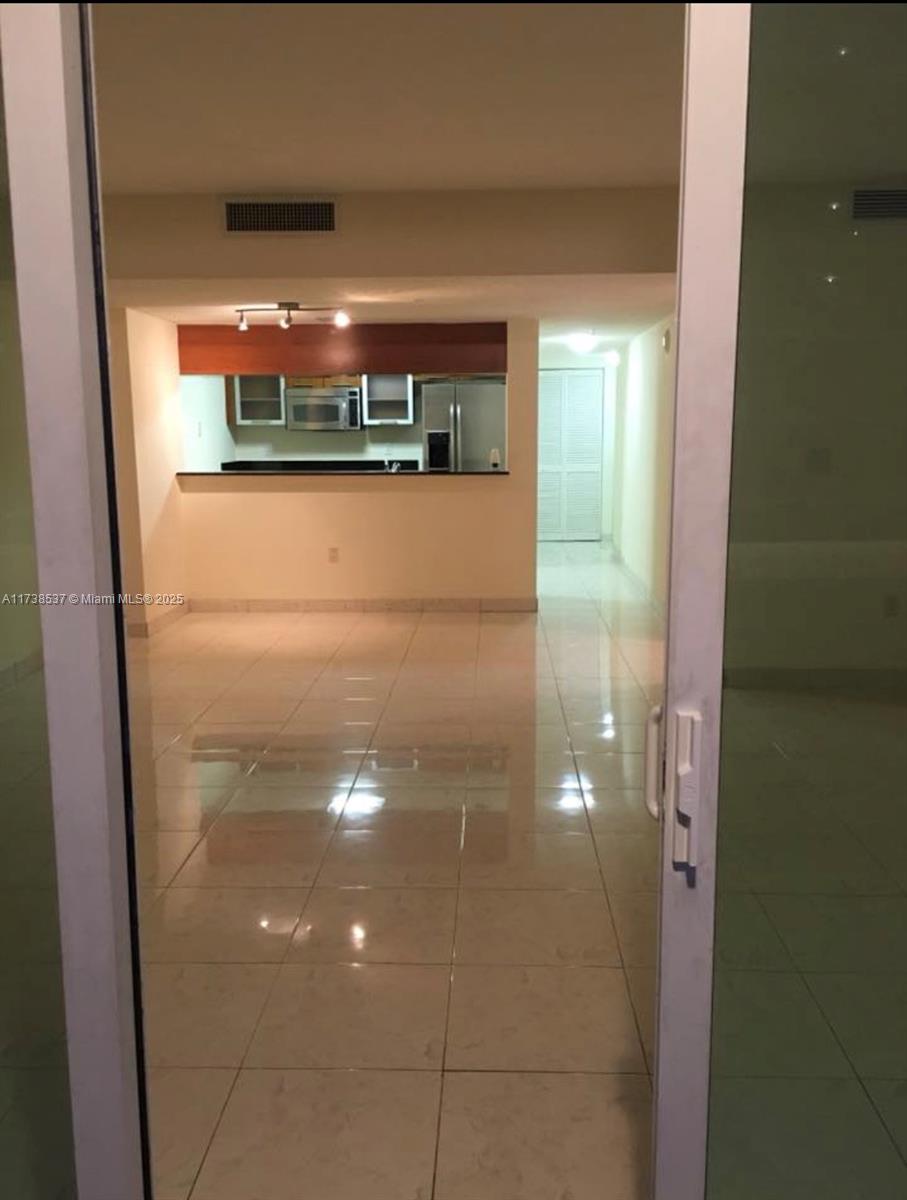 1800 N Bayshore Dr #3311, Miami FL 33132