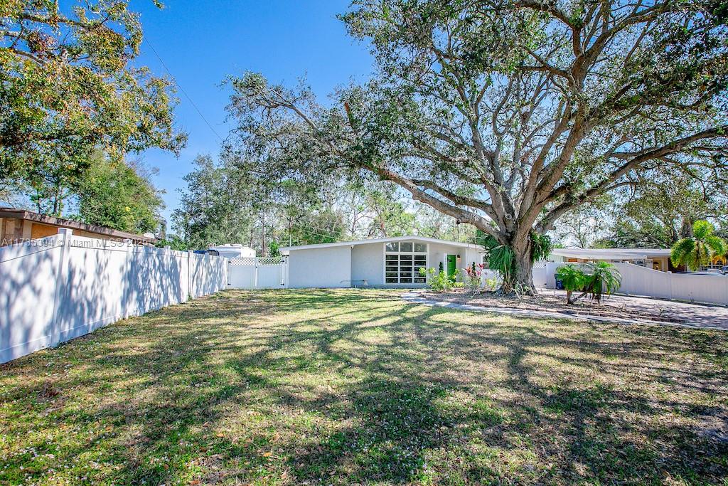 1800 Barstow Place, Sarasota, Florida image 3