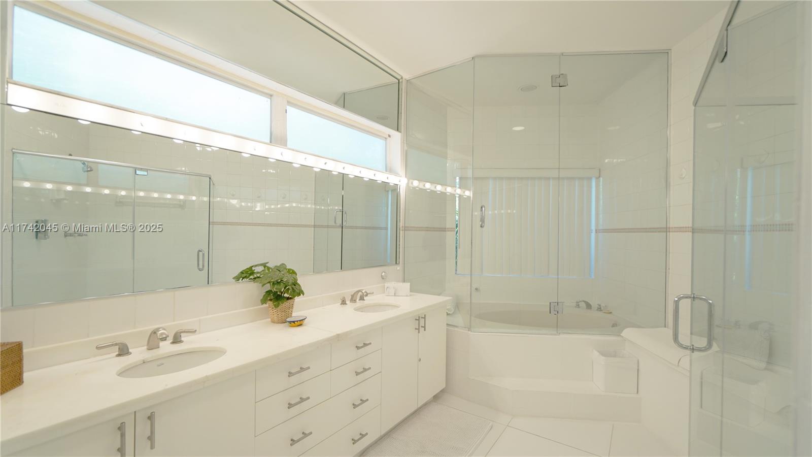 691 Ridgewood Rd, Key Biscayne, Florida image 32