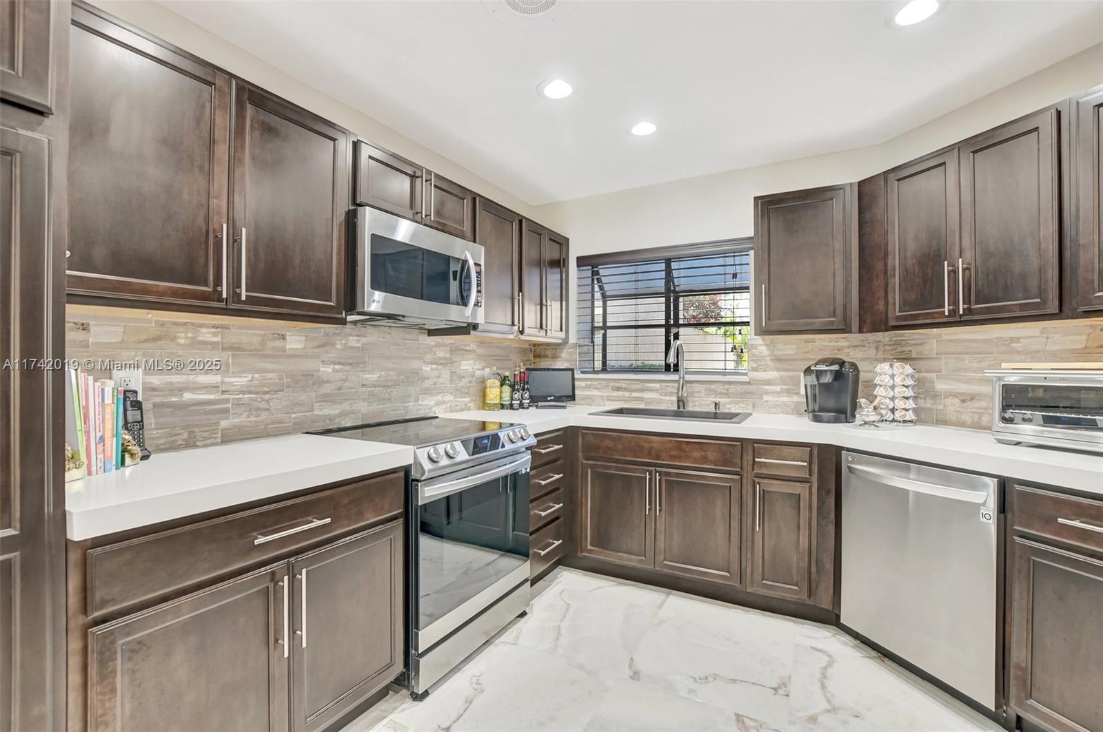 22571 Caravelle Cir, Boca Raton, Florida image 16