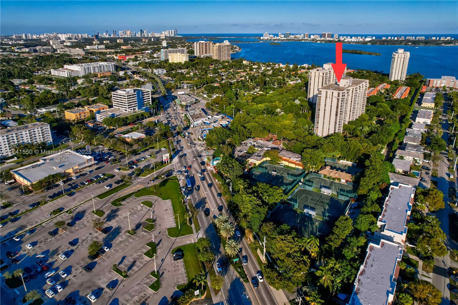 2000 Towerside Ter #910, Miami, Florida image 4