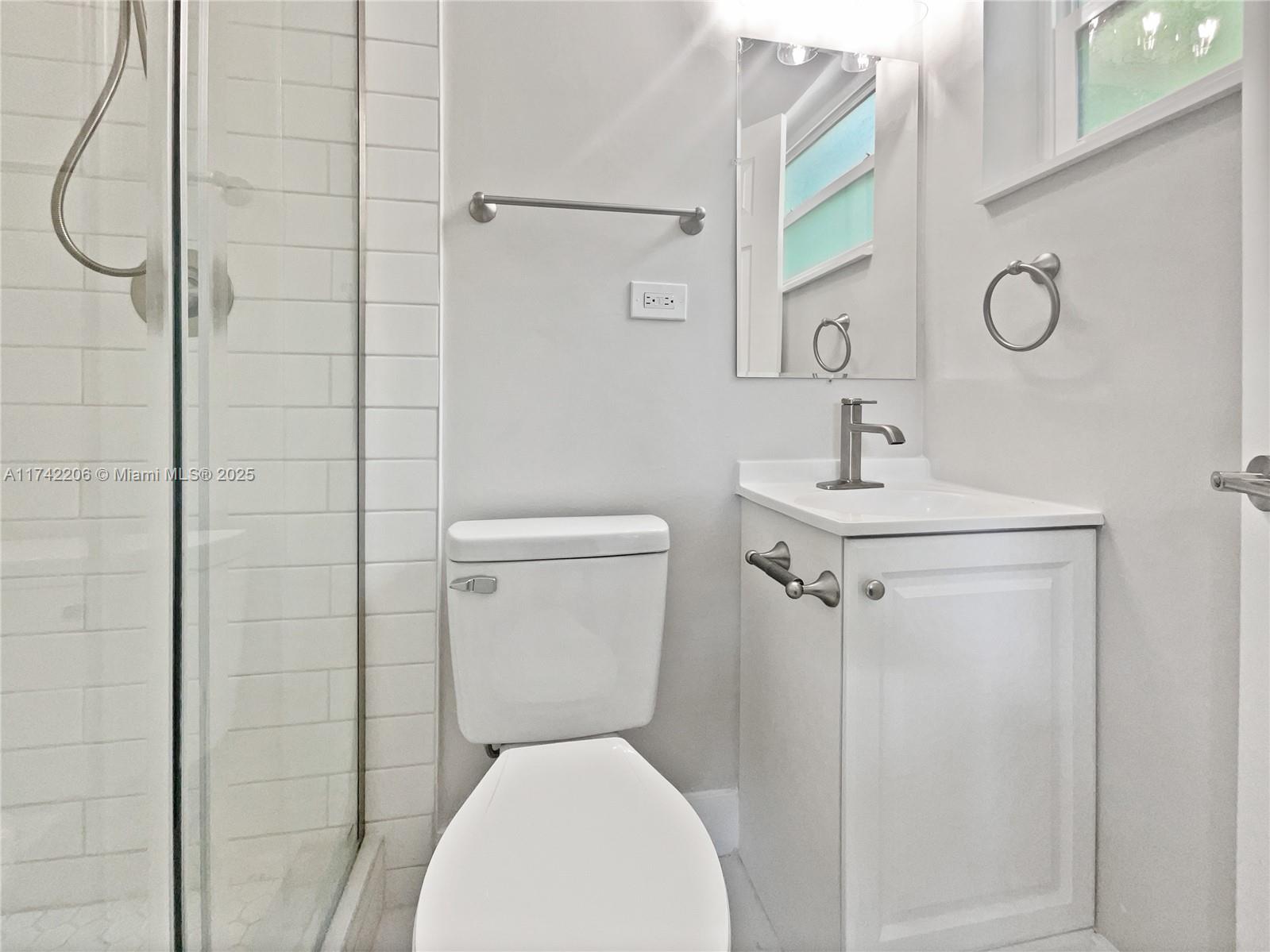 561 NE 173rd St, North Miami Beach, Florida image 17