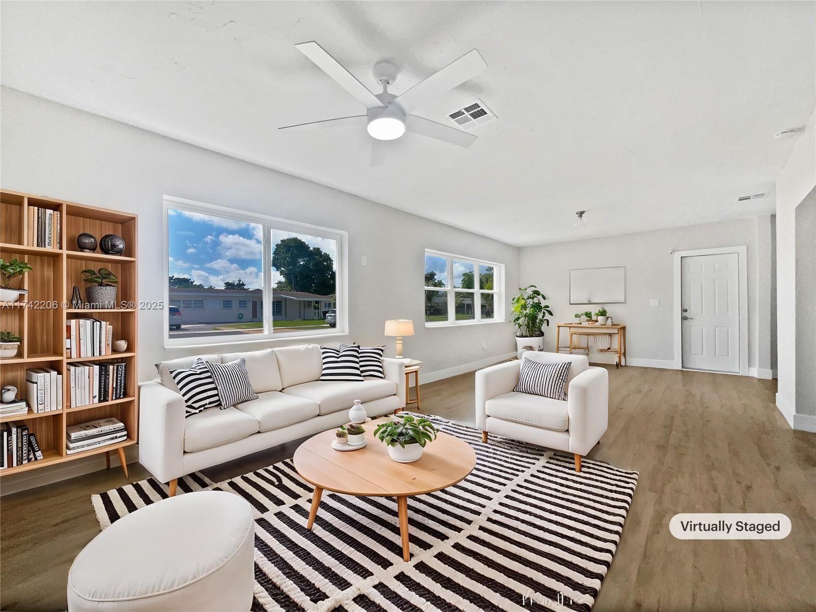 561 NE 173rd St, North Miami Beach, Florida image 2
