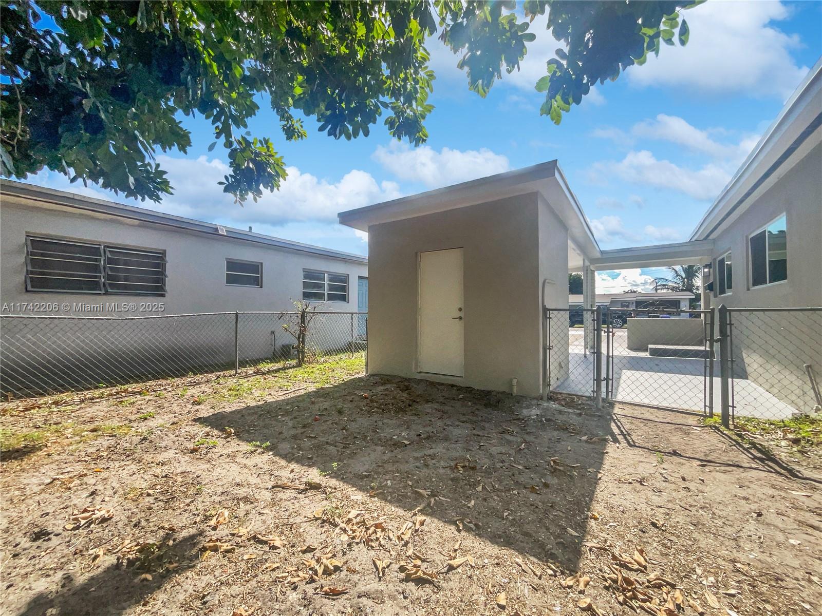 561 NE 173rd St, North Miami Beach, Florida image 20