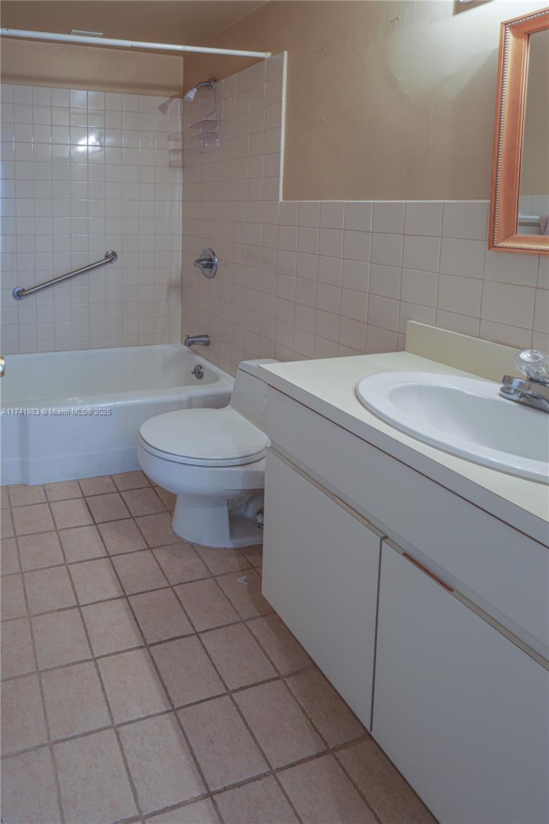 1700 NE 105th St #512, Miami Shores, Florida image 26