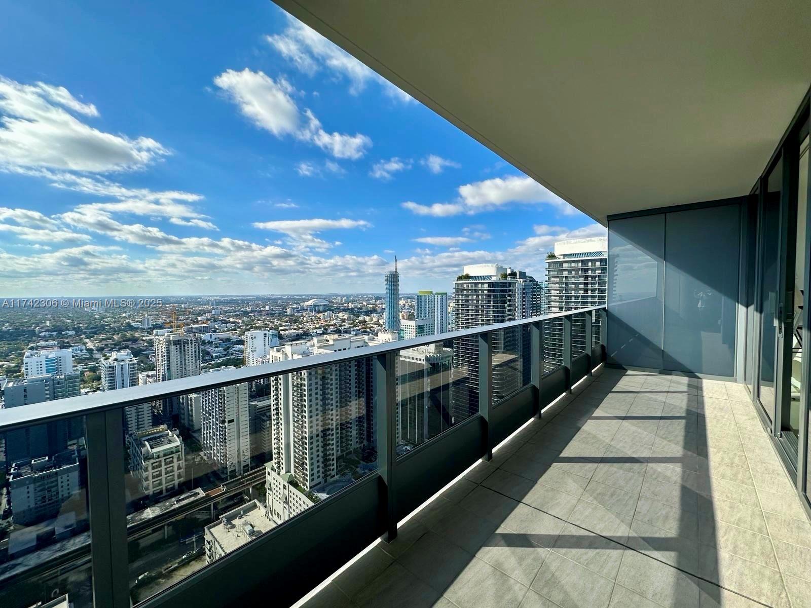 1000 Brickell Plz #4804, Miami FL 33131