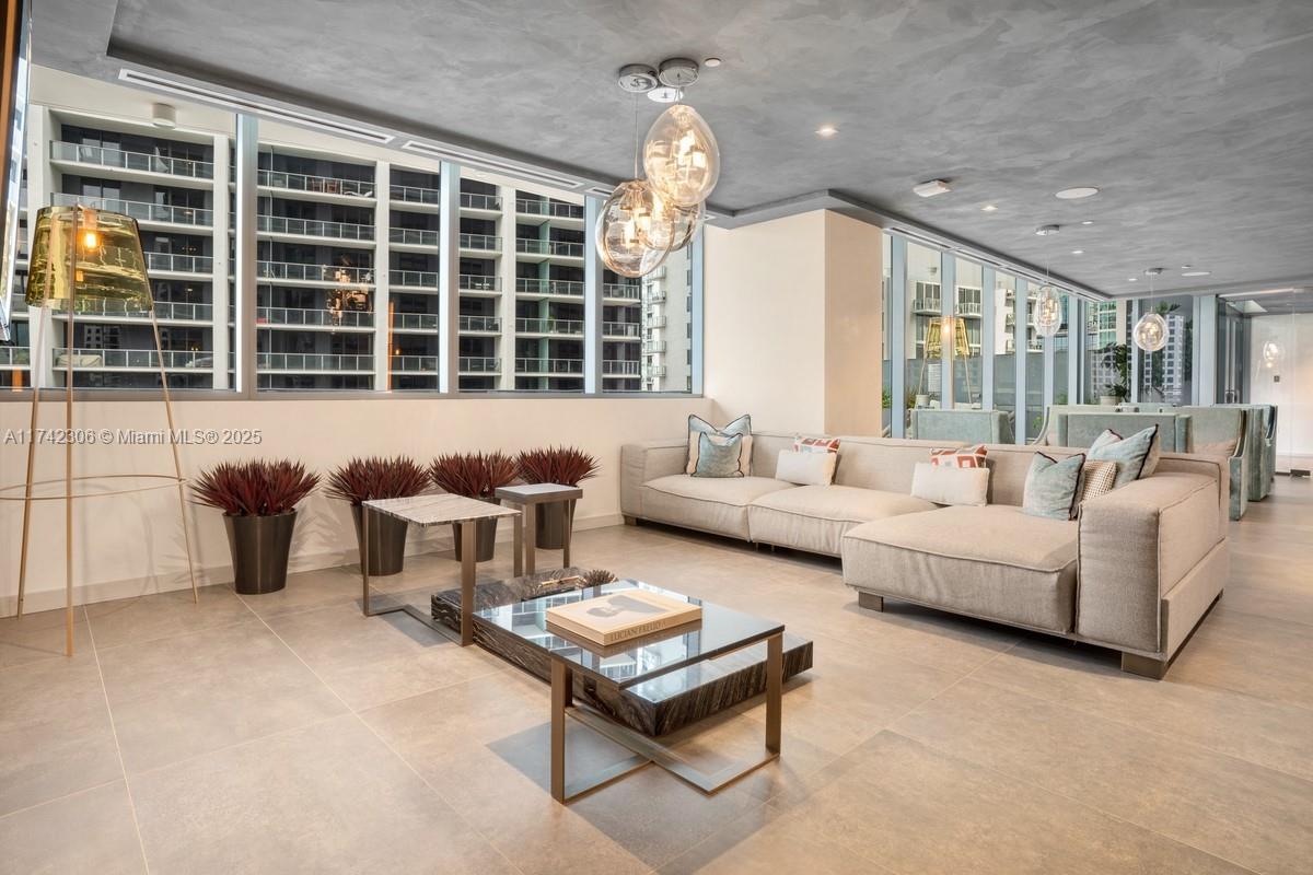 1000 Brickell Plz #4804, Miami FL 33131
