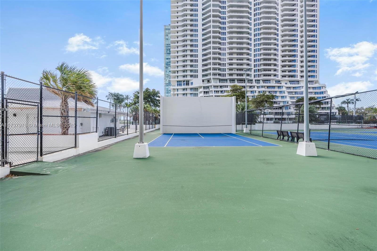 600 NE 36th St #414, Miami, Florida image 34