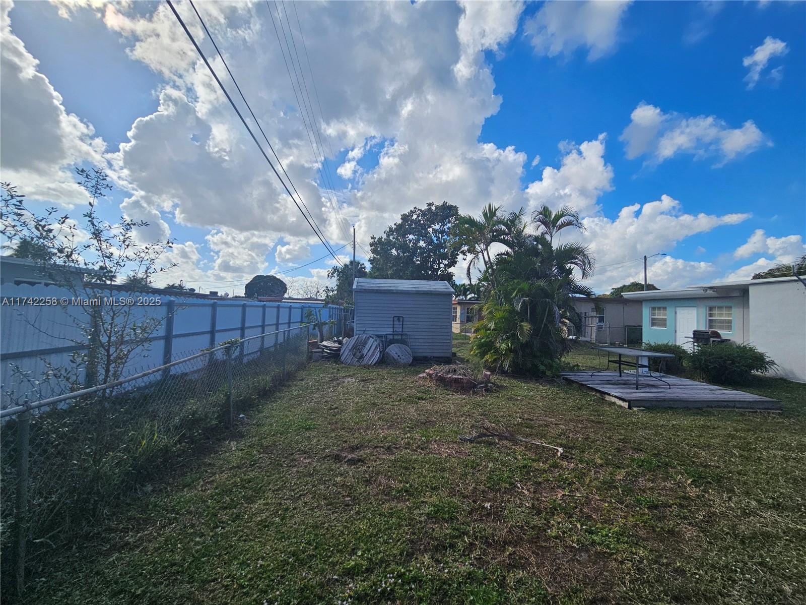 910 E 11th Pl, Hialeah, Florida image 12