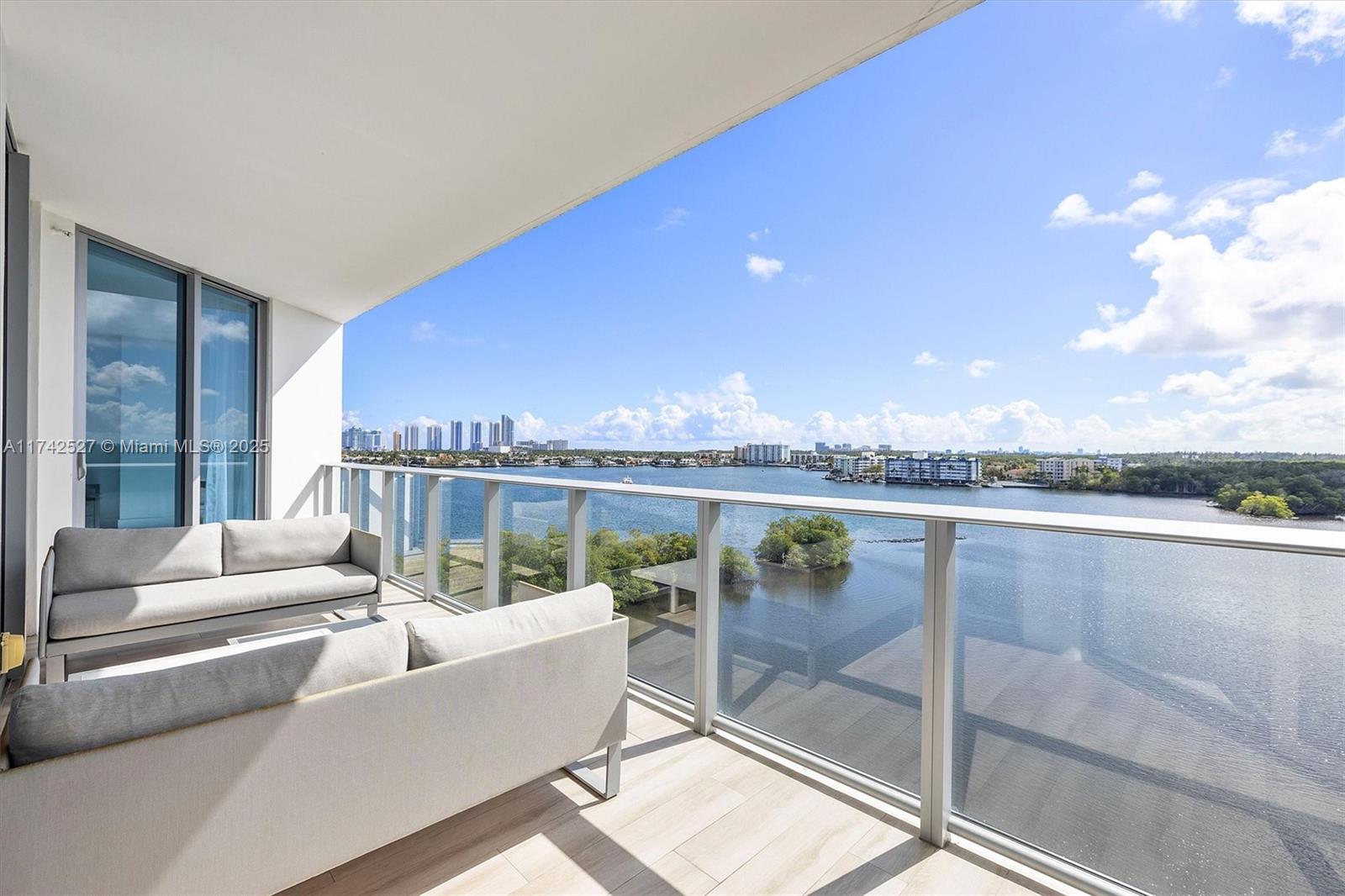 17111 Biscayne Blvd #706, North Miami Beach, Florida image 2