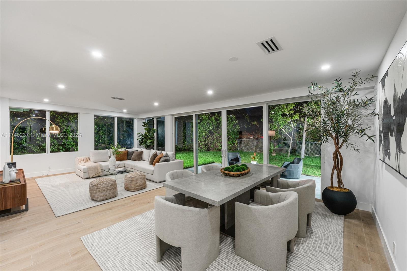 Listing Photo 10