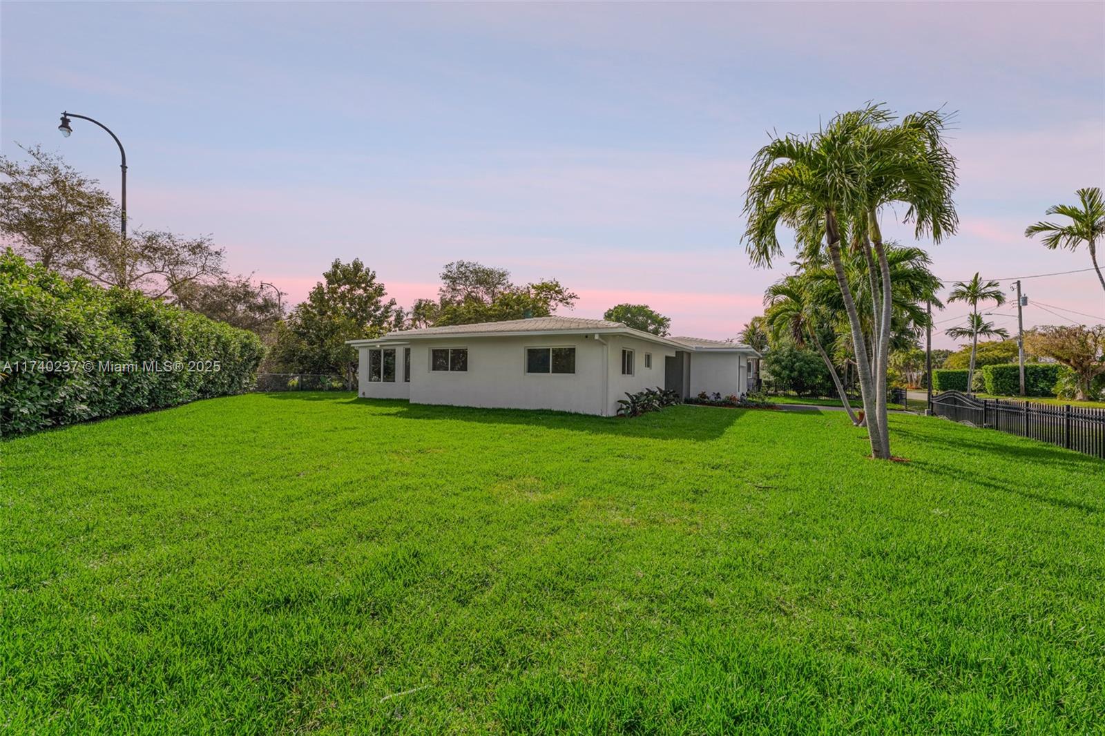 1130 NE 104th St, Miami Shores, Florida image 21