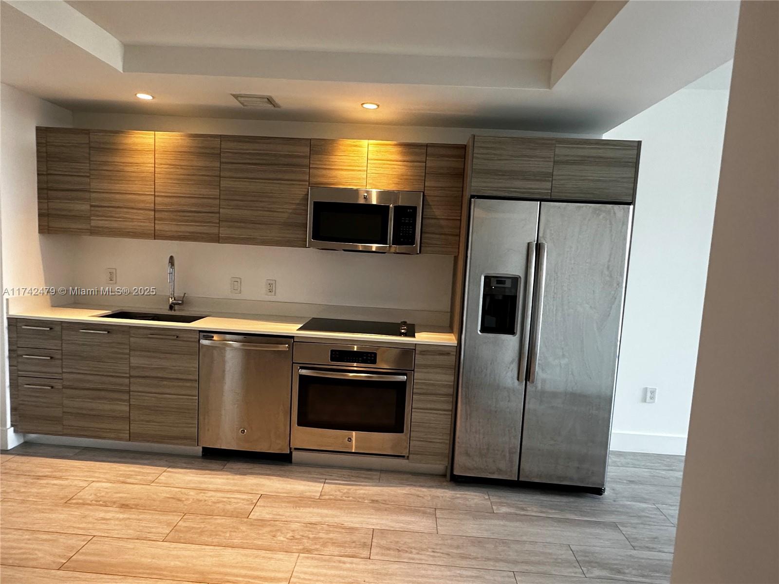 121 NE 34th St #2403, Miami FL 33137