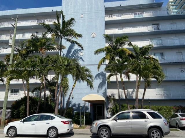 677 NE 24th St #203, Miami, Florida image 1