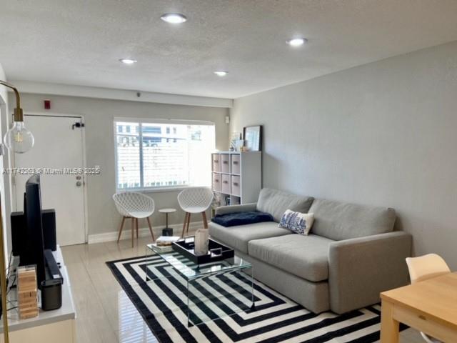 677 NE 24th St #203, Miami, Florida image 3