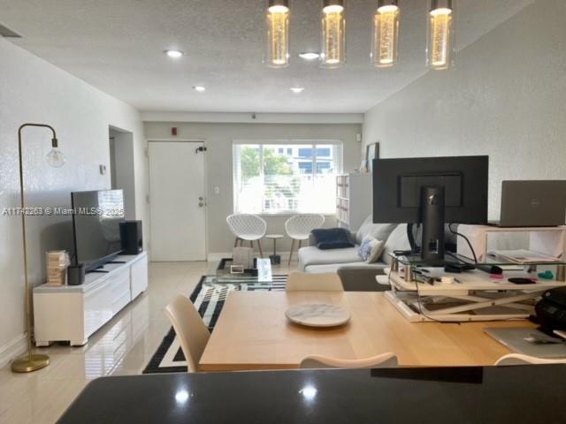 677 NE 24th St #203, Miami, Florida image 5