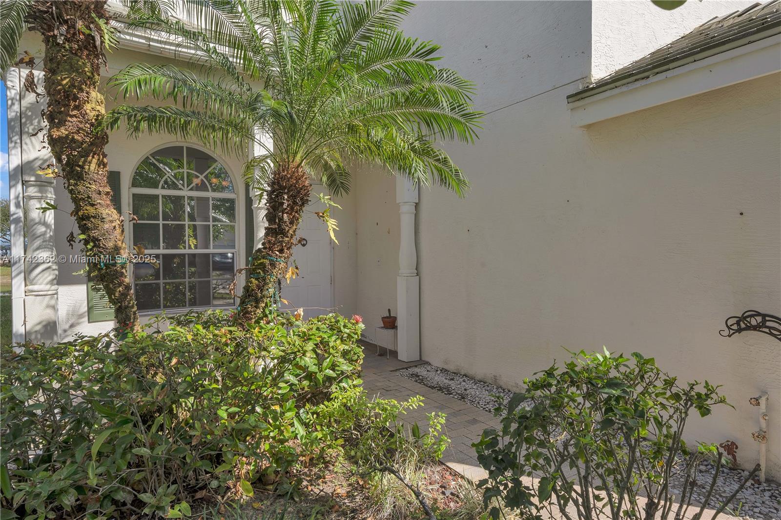 207 Berenger Walk, Royal Palm Beach, Florida image 5