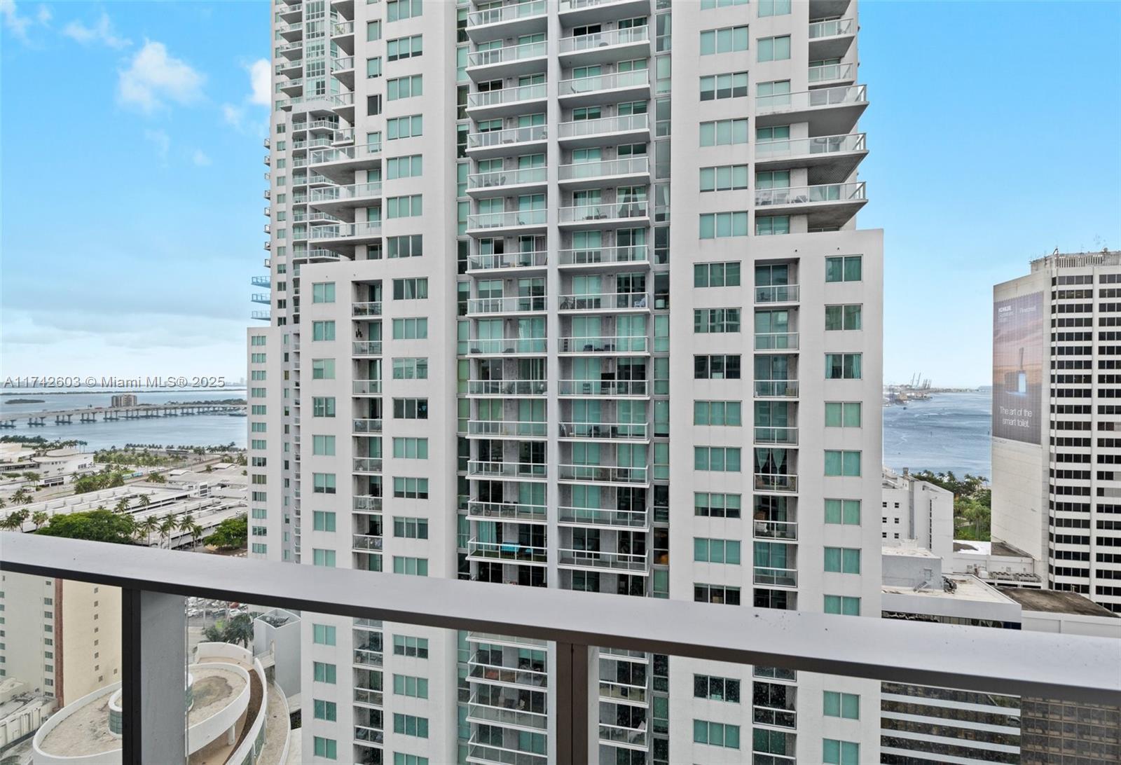 227 NE 2nd St #2512, Miami, Florida image 12