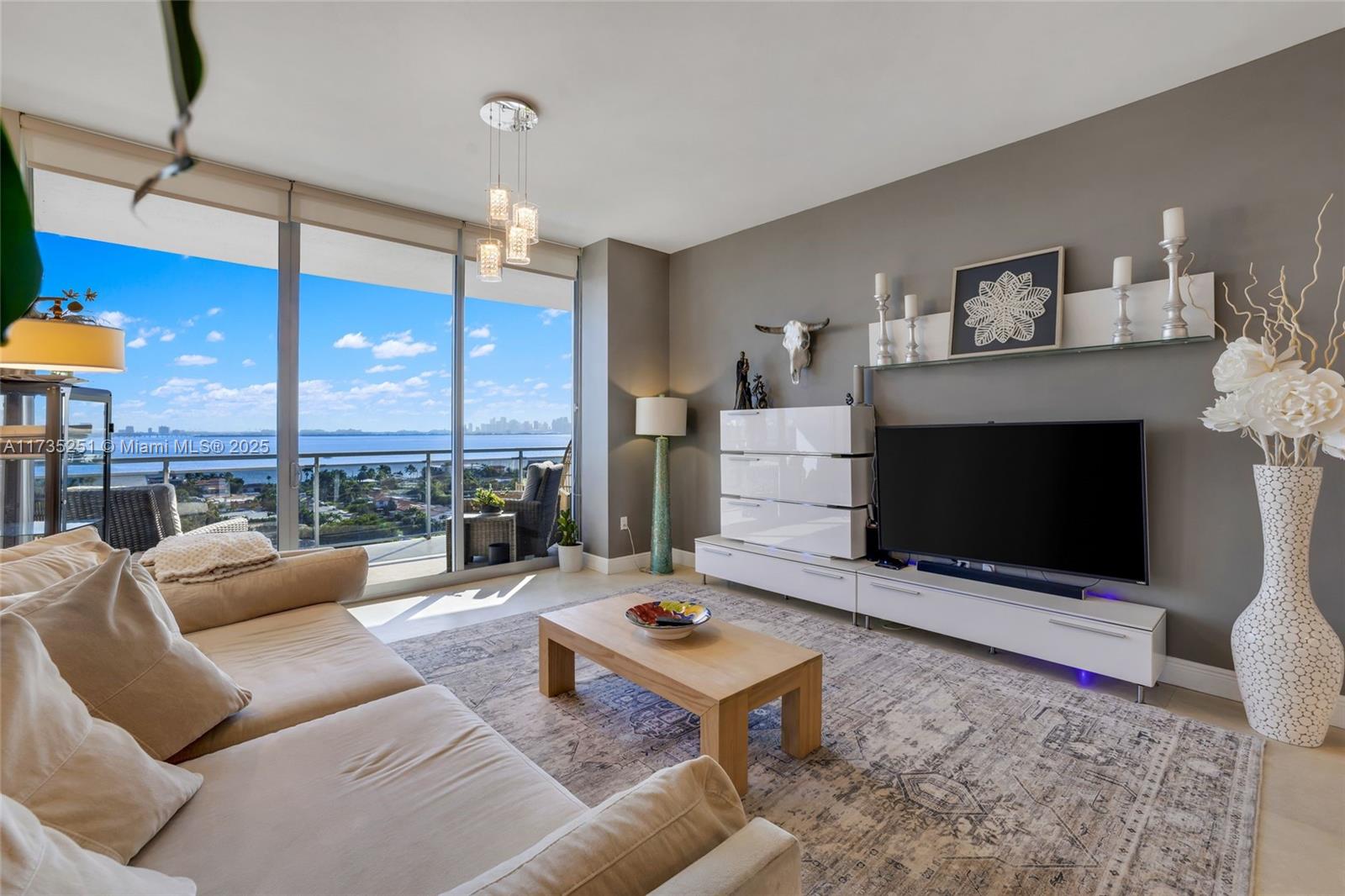7901 Hispanola Ave #1106, North Bay Village, Florida image 2