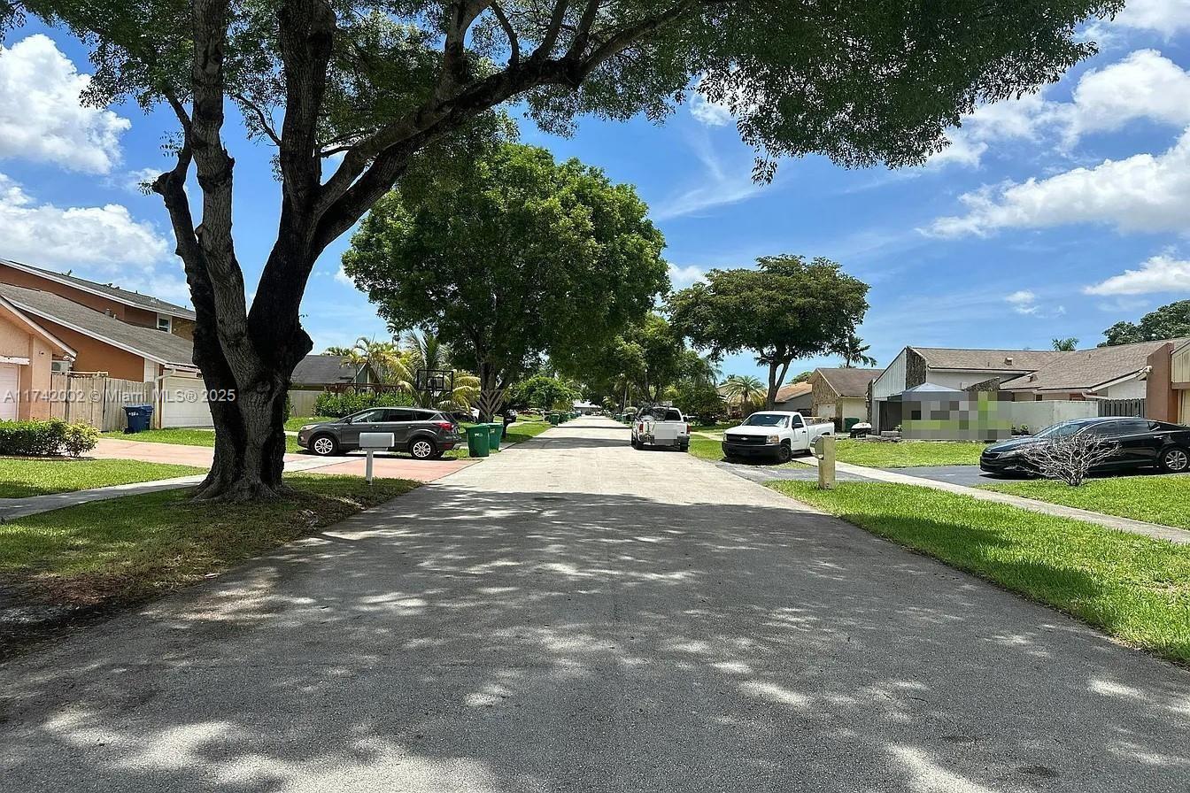 6920 NW 45th St, Lauderhill, Florida image 2