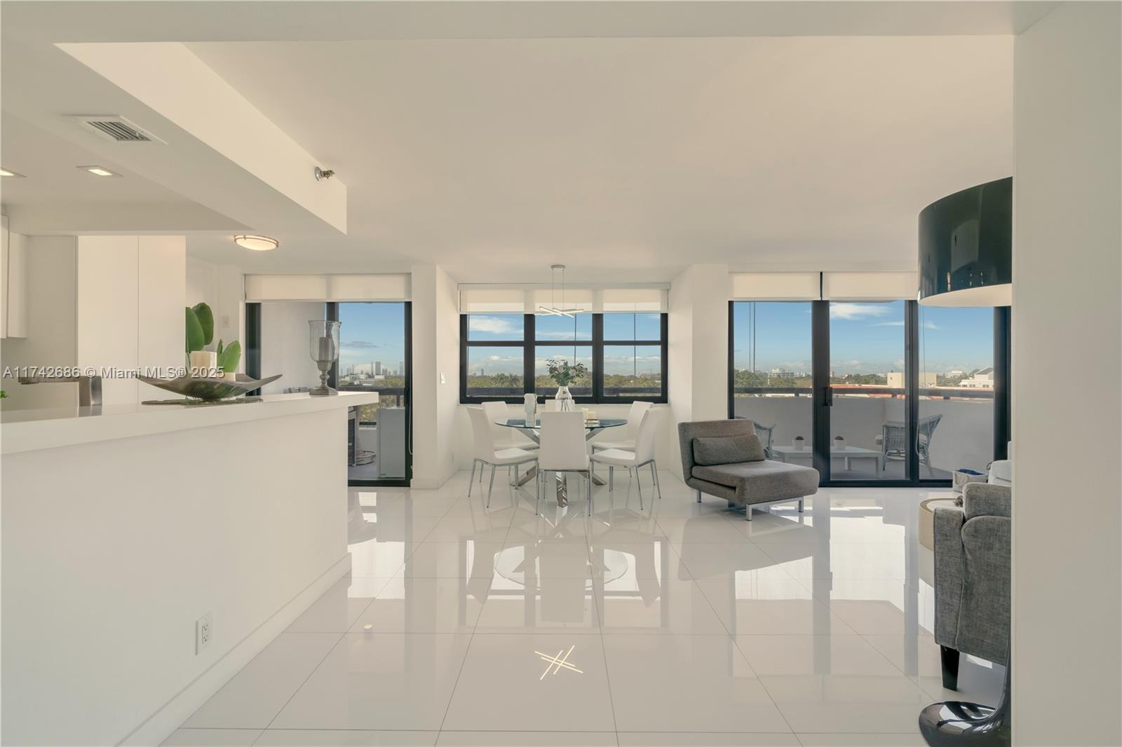 2555 Collins Ave #702, Miami Beach, Florida image 5