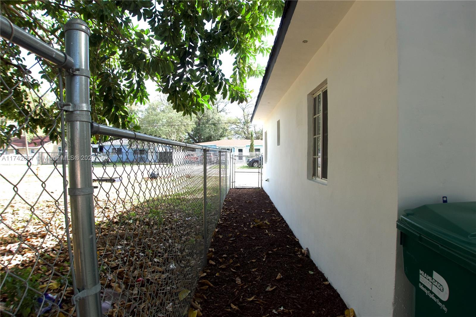 3061 NW 44th St, Miami, Florida image 16