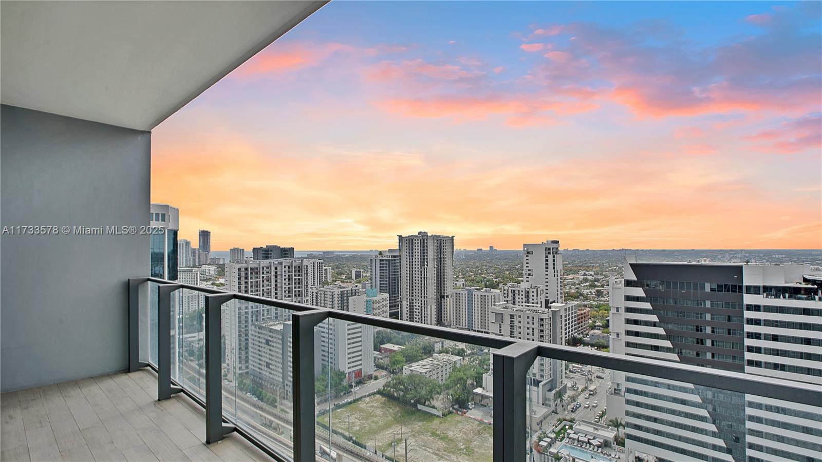 88 SW 7th St #2008, Miami FL 33130