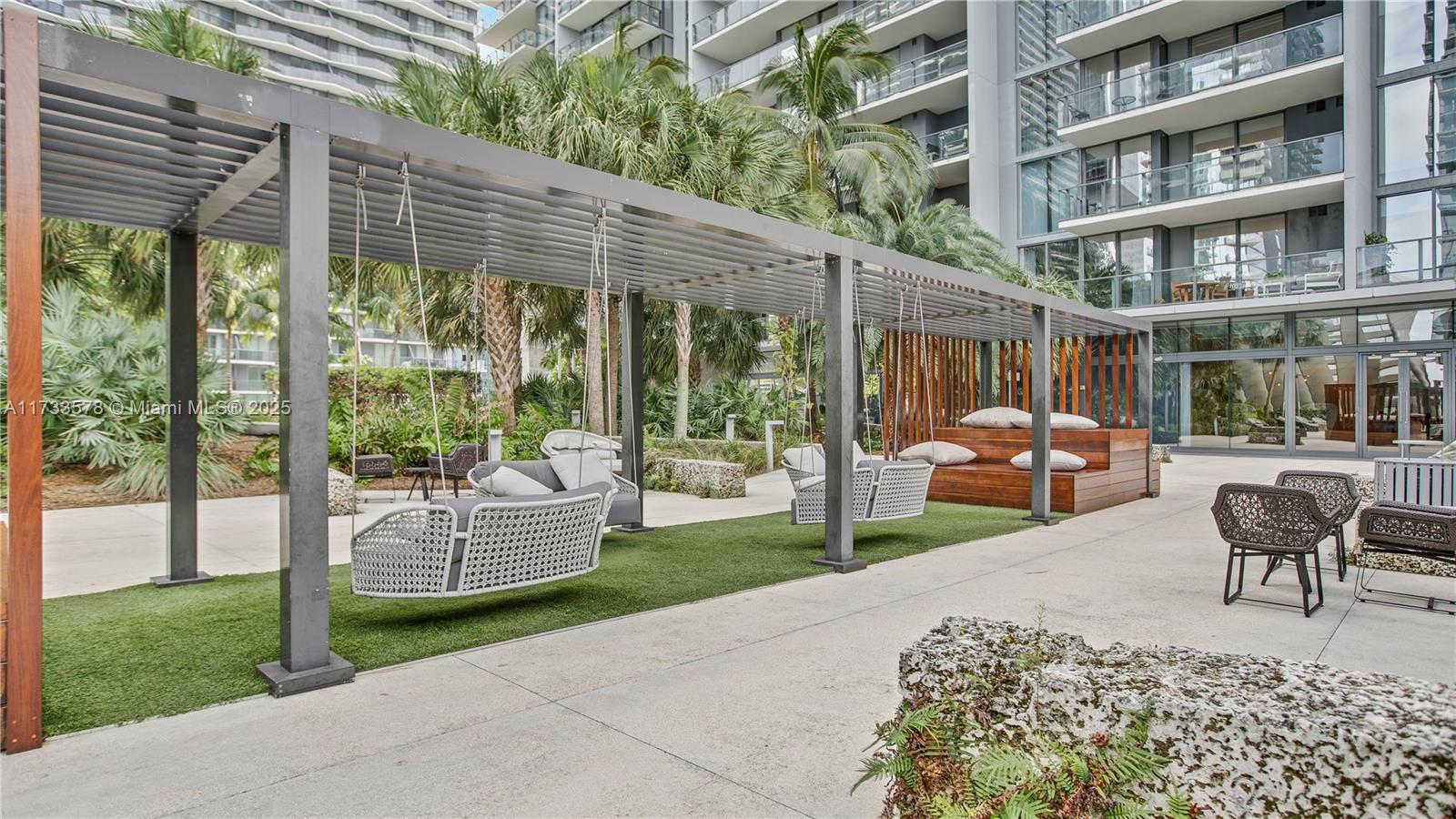 88 SW 7th St #2008, Miami FL 33130