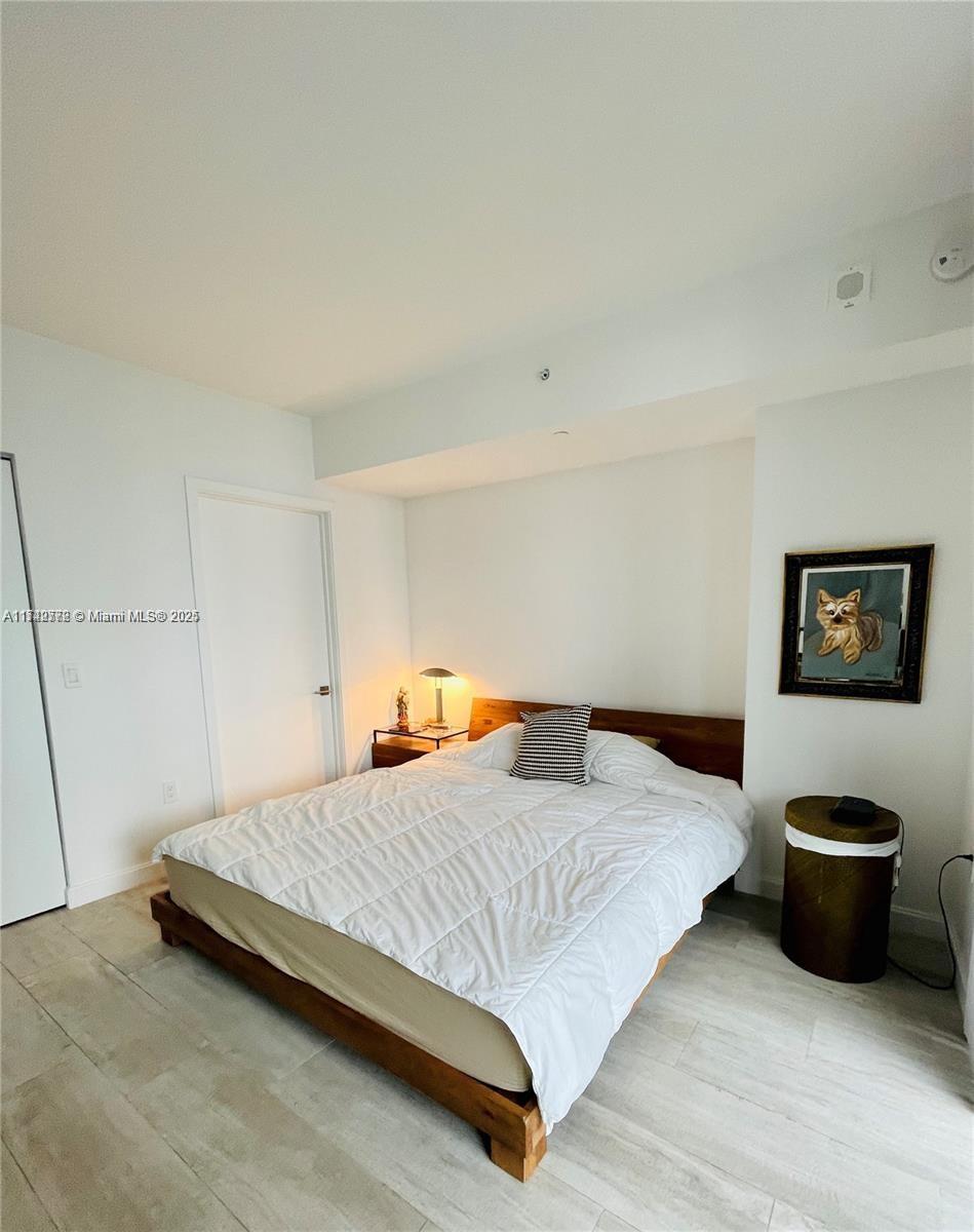 45 SW 9th St #2802, Miami FL 33130