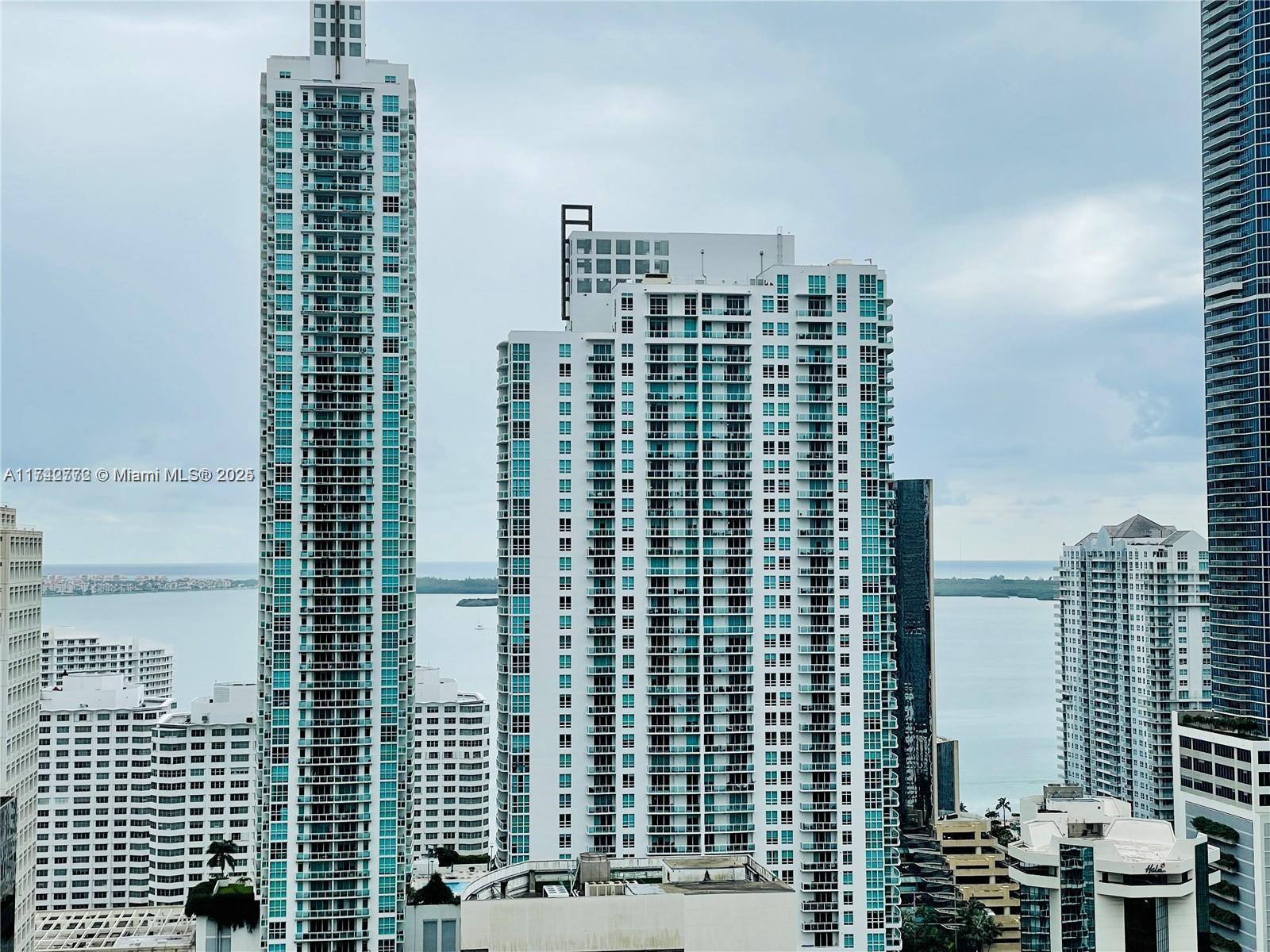 45 SW 9th St #2802, Miami FL 33130