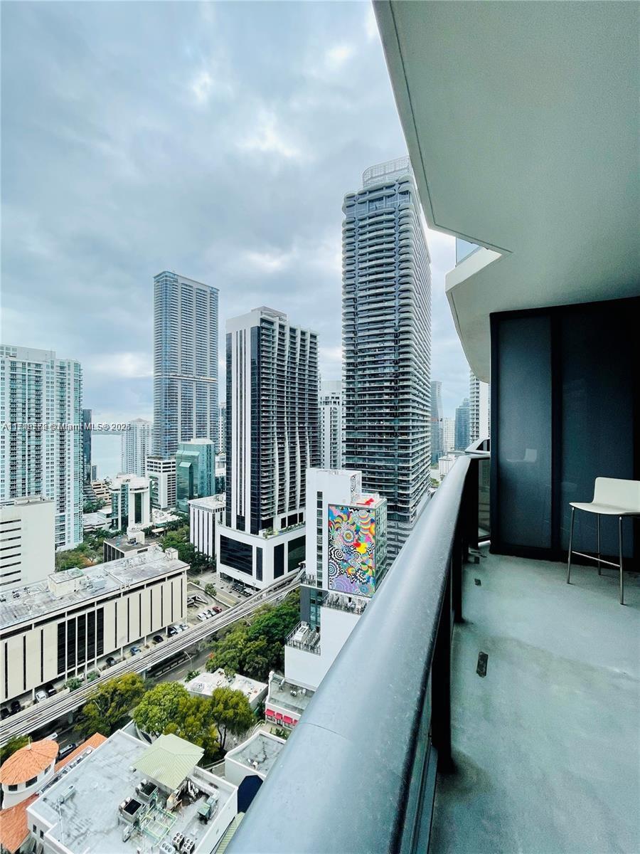45 SW 9th St #2802, Miami FL 33130