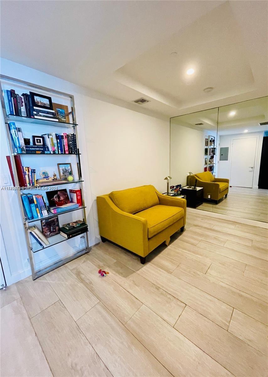 45 SW 9th St #2802, Miami FL 33130
