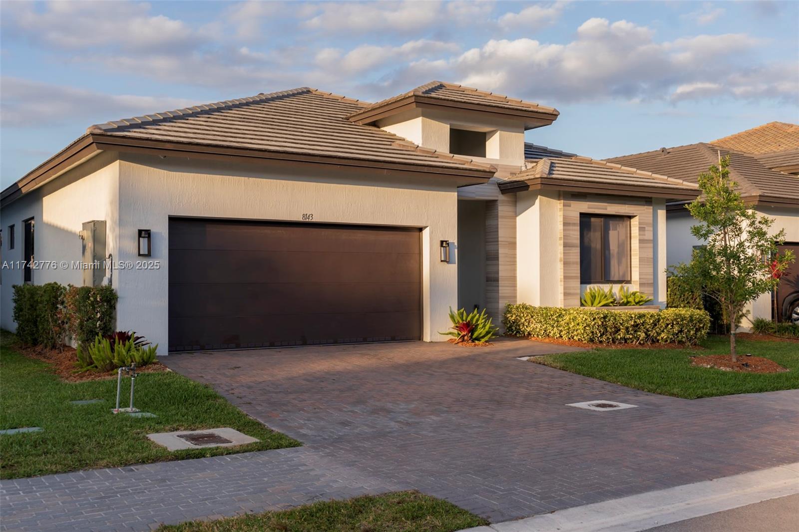 8143 NW 45th St, Doral, Florida image 2
