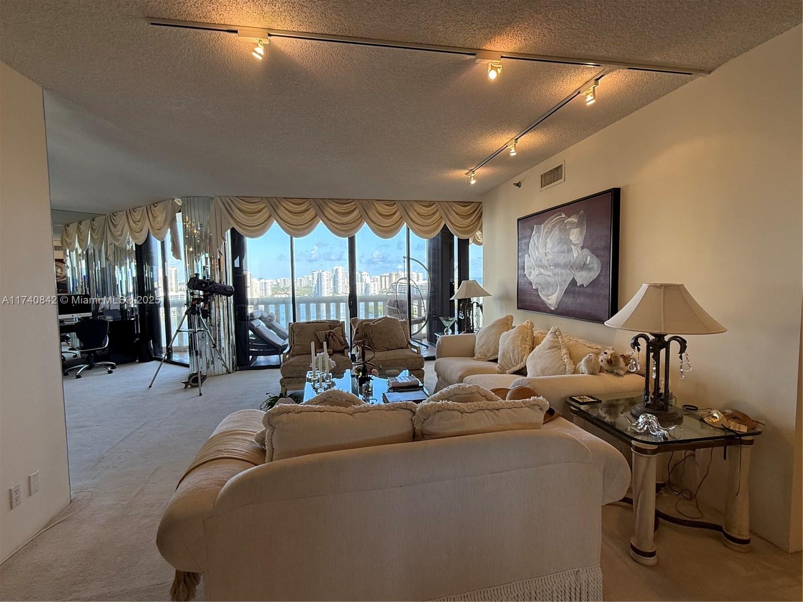 3000 Island Bl #2504, Aventura, Florida image 2