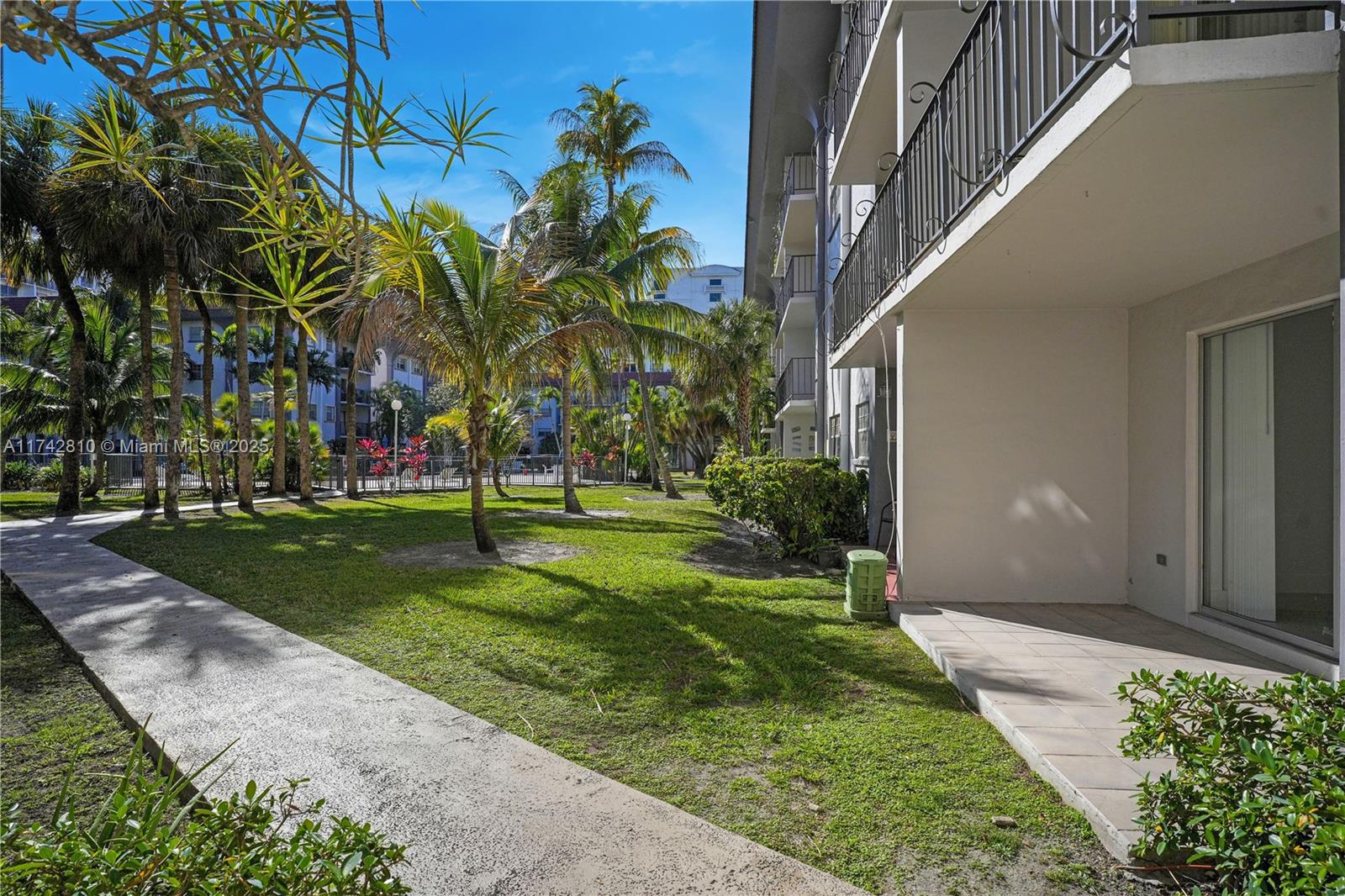 Listing Photo 11