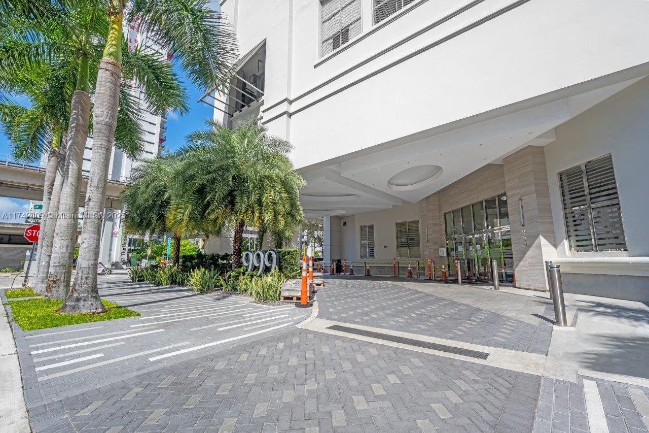 999 SW 1st Ave #1511, Miami FL 33130