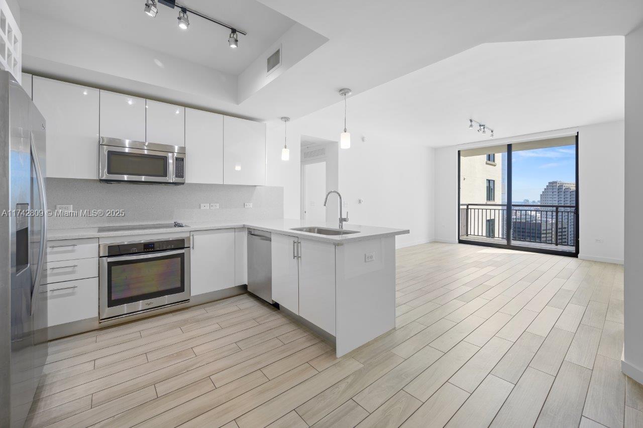 999 SW 1st Ave #1511, Miami FL 33130