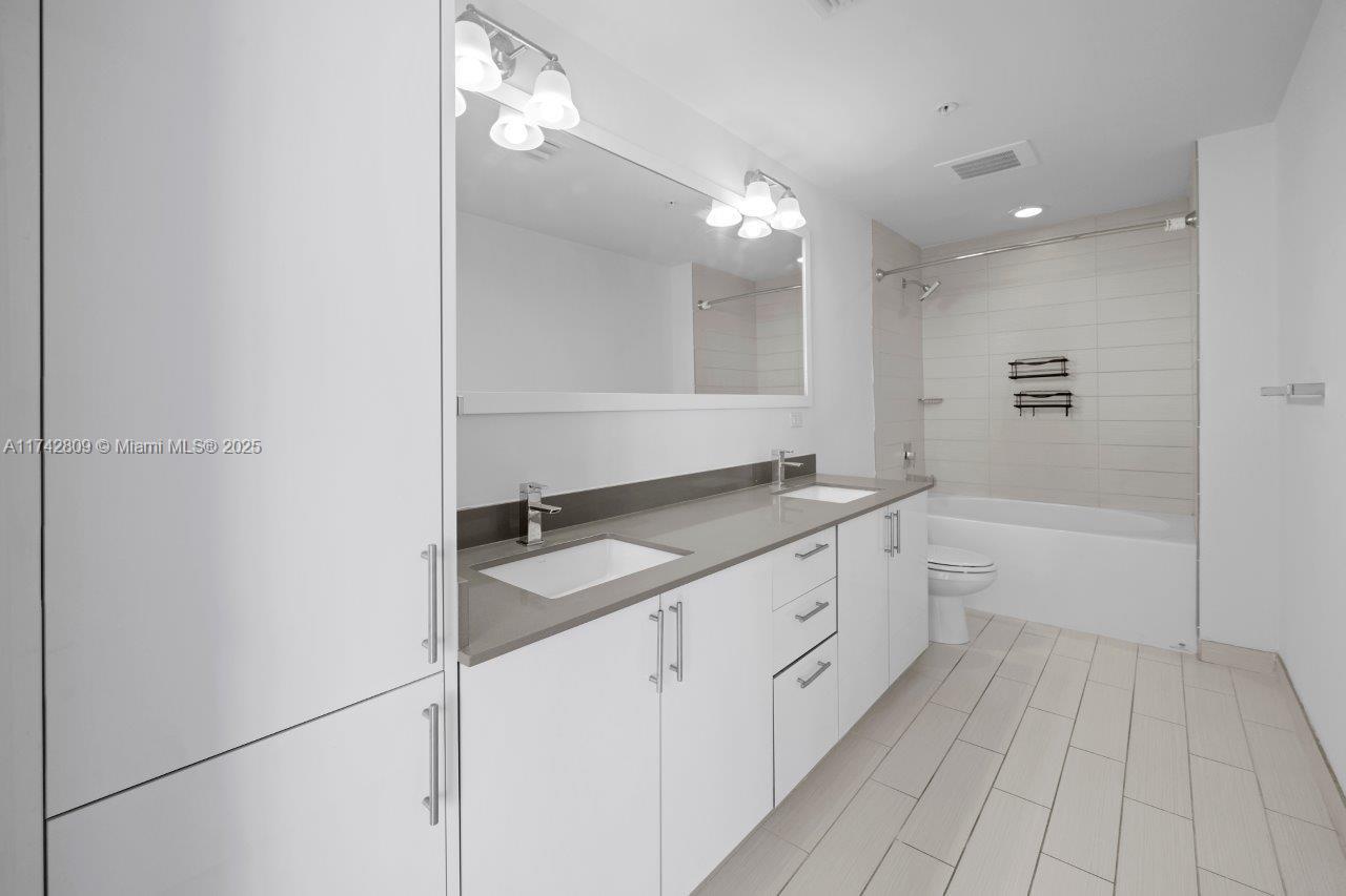 999 SW 1st Ave #1511, Miami FL 33130