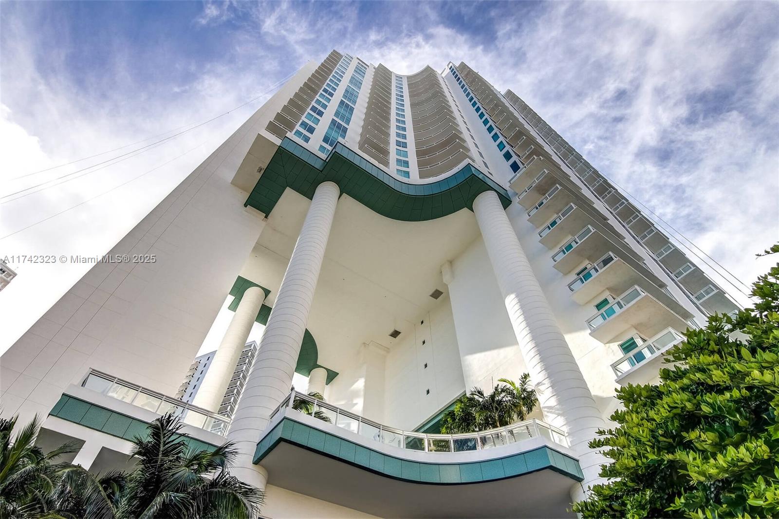 900 Brickell Key Blvd #1202, Miami FL 33131