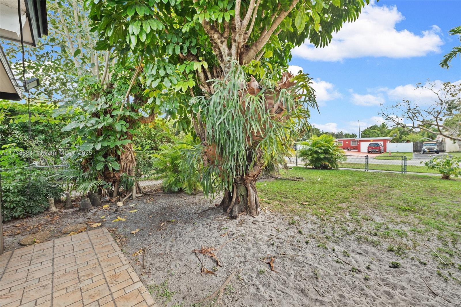 901 Apache St, Miami Springs, Florida image 28